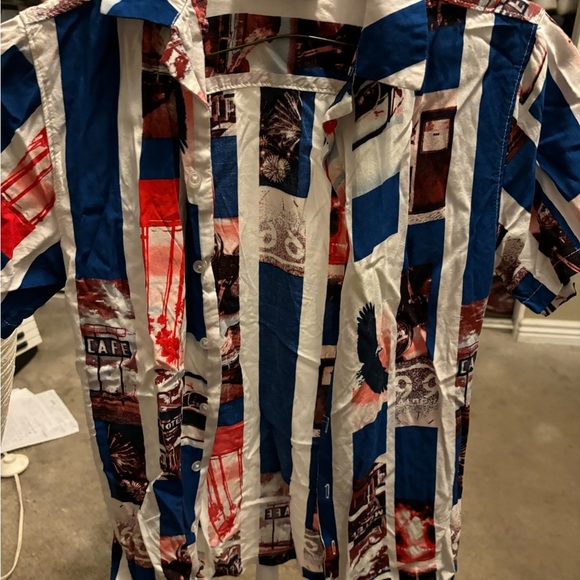 No Boundaries XS (30-32) Top Multicolor Graphic Print Casual Button Up Collared - Picture 7 of 14